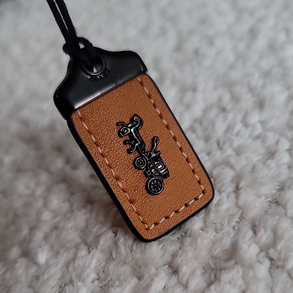 Coach Rogue 20 – Signature Textile Jacquard with Varsity Patches - Picture 4 of 16